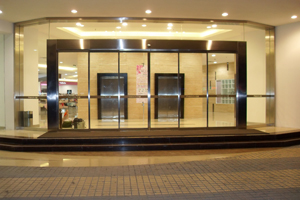 百盛商場自動門